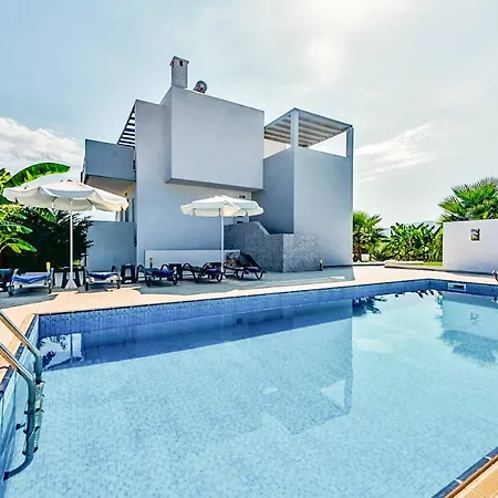 Villa Xenos Tria